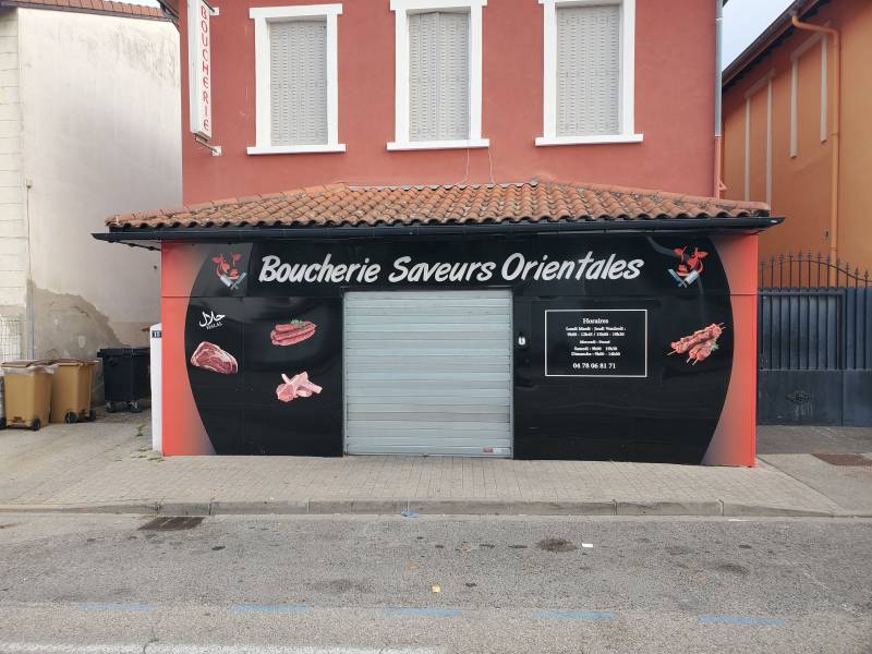 Fabrication et pose d’enseigne lumineuse pour une boucherie près de Lyon